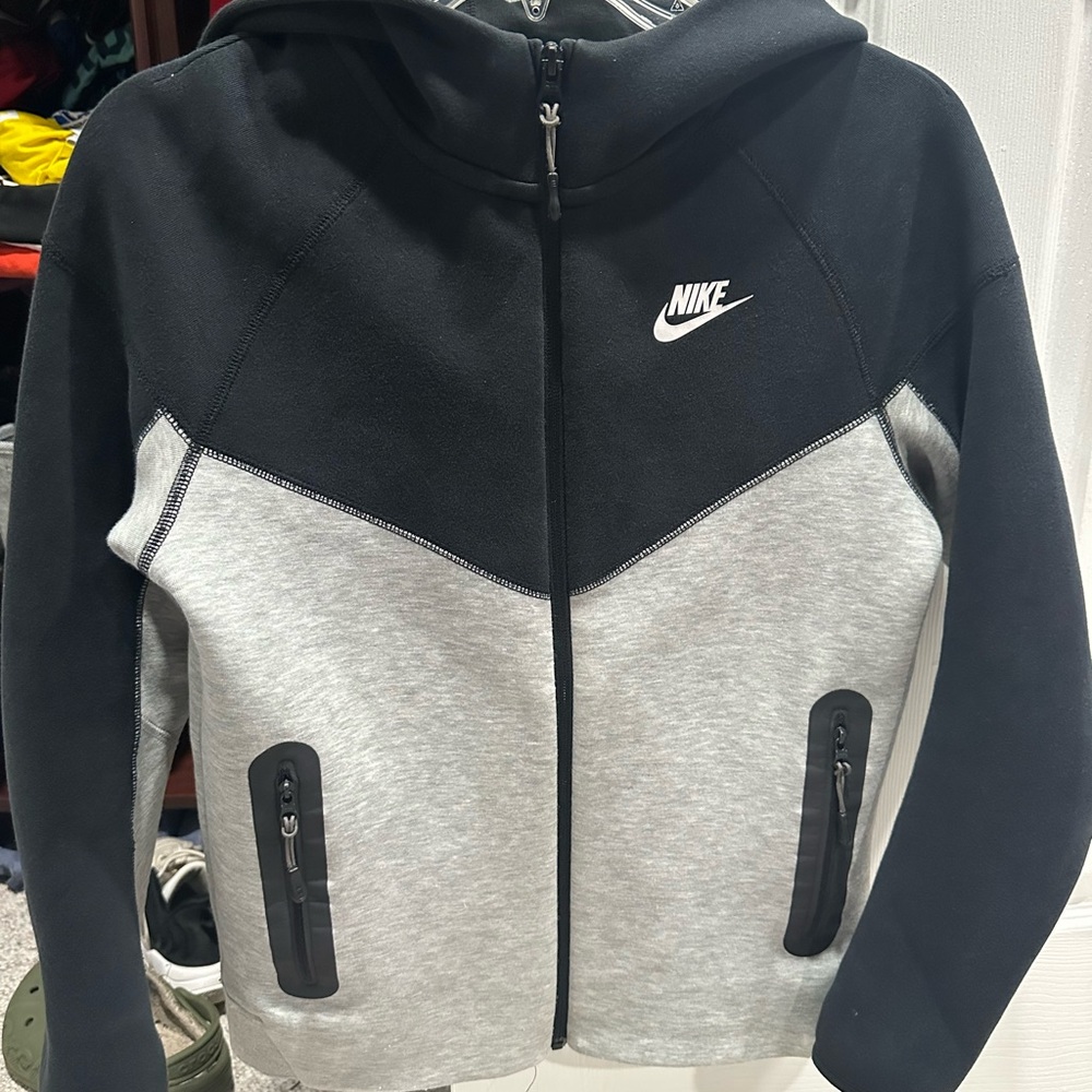Nike Kids Black and Gray Full-Zip Hoodie